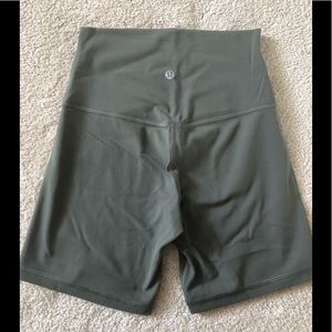 NWOT Lululemon 6” Align Shorts in Grey Sage